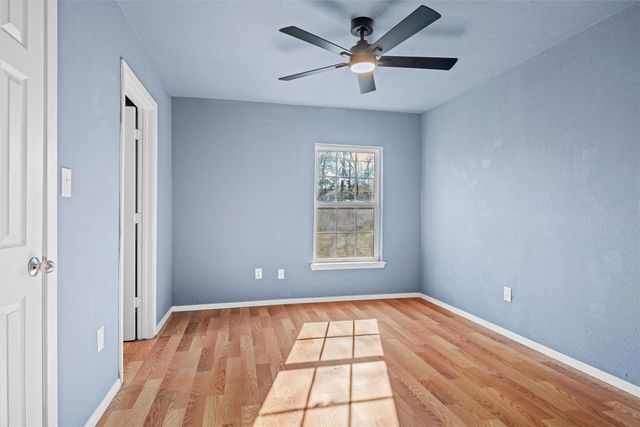 2522 W Clarendon Drive, Dallas, TX 75211