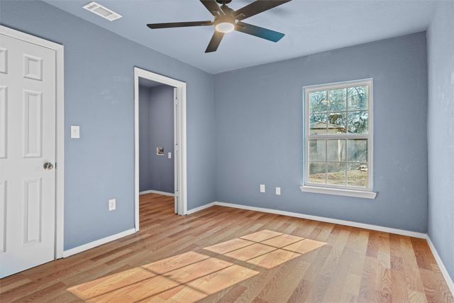 2522 W Clarendon Drive, Dallas, TX 75211