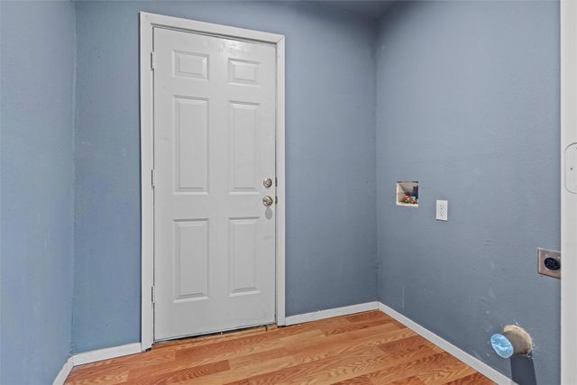 2522 W Clarendon Drive, Dallas, TX 75211