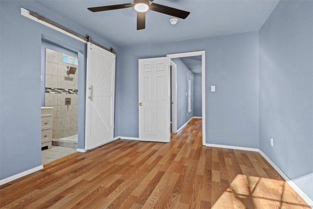 2522 W Clarendon Drive, Dallas, TX 75211