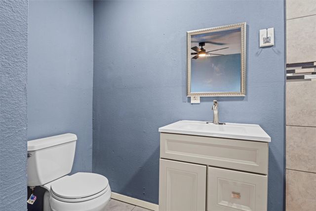 2522 W Clarendon Drive, Dallas, TX 75211