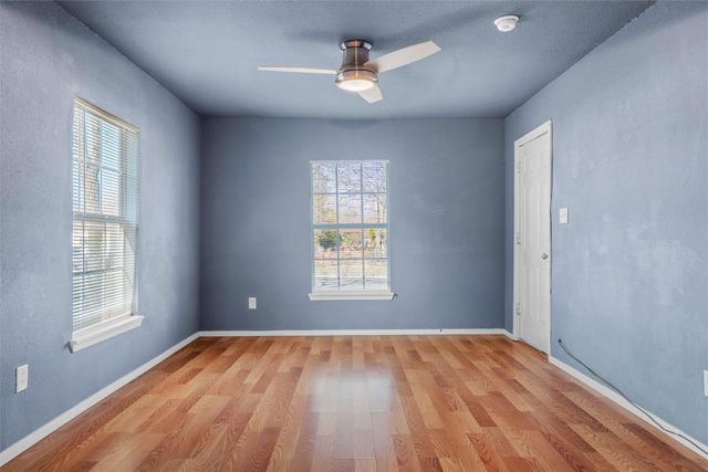 2522 W Clarendon Drive, Dallas, TX 75211