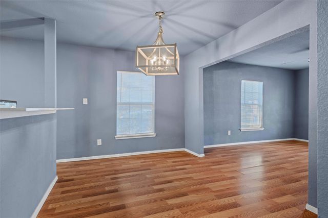 2522 W Clarendon Drive, Dallas, TX 75211