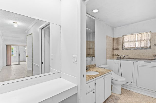 5725 Fernley Drive E 66, West Palm Beach, FL 33415