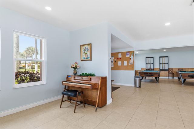 5725 Fernley Drive E 66, West Palm Beach, FL 33415