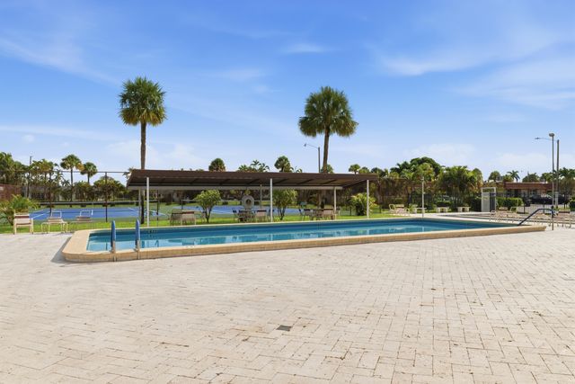 5725 Fernley Drive E 66, West Palm Beach, FL 33415