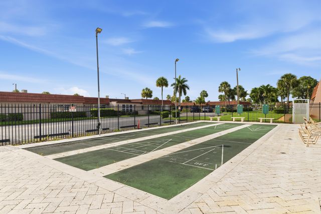 5725 Fernley Drive E 66, West Palm Beach, FL 33415