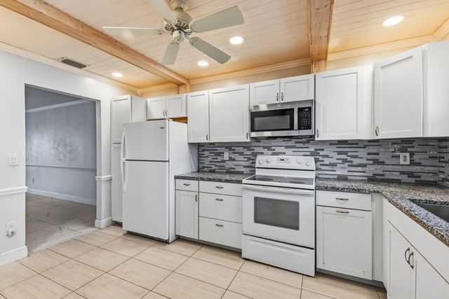 5725 Fernley Drive E 66, West Palm Beach, FL 33415