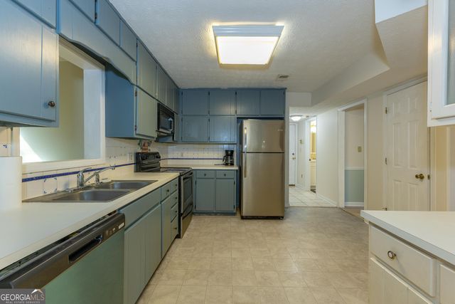 140 Windsor Drive, Fayetteville, GA 30215