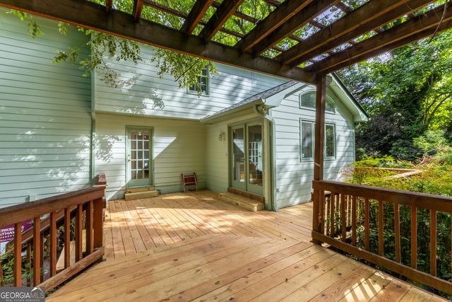 140 Windsor Drive, Fayetteville, GA 30215