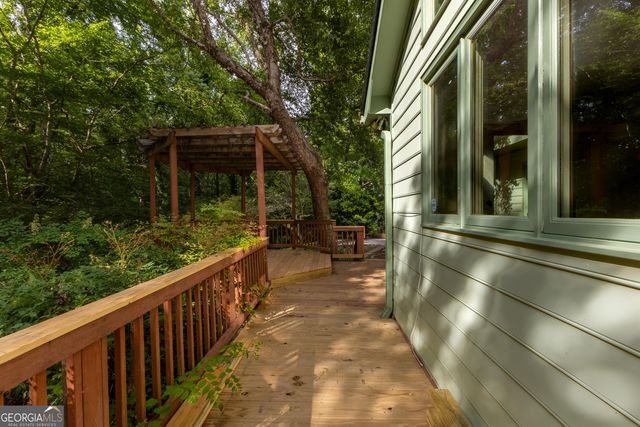 140 Windsor Drive, Fayetteville, GA 30215