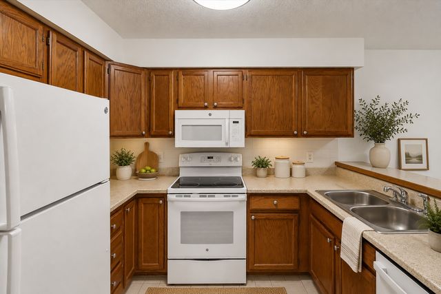 4829 86th Street 25, Urbandale, IA 50322