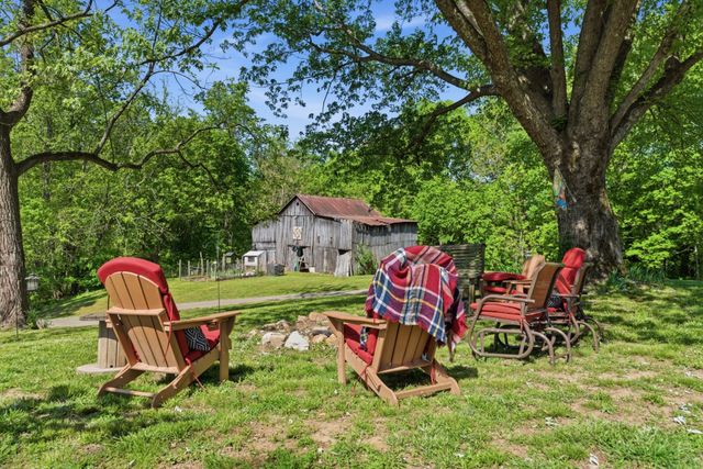 1550 Little Bartons Creek Rd, Cumberland Furnace, TN 37051