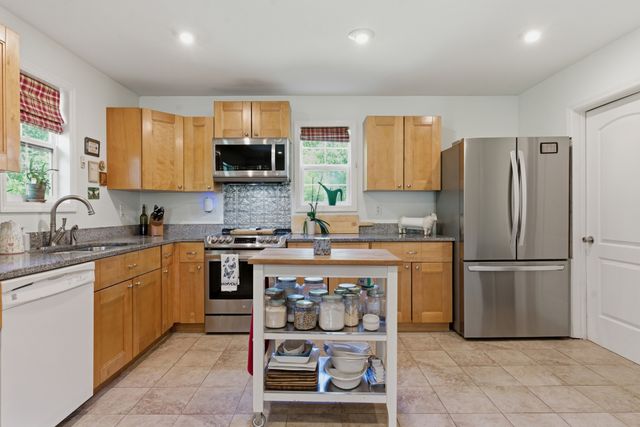 1550 Little Bartons Creek Rd, Cumberland Furnace, TN 37051