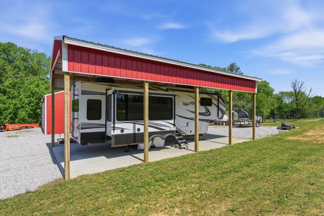 1550 Little Bartons Creek Rd, Cumberland Furnace, TN 37051