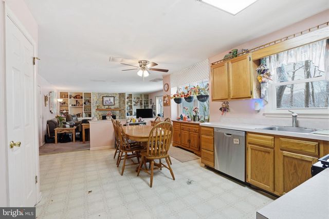 937 HIGHPOINTE CIR, Langhorne, PA 19047