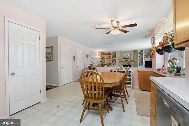 937 HIGHPOINTE CIR, Langhorne, PA 19047