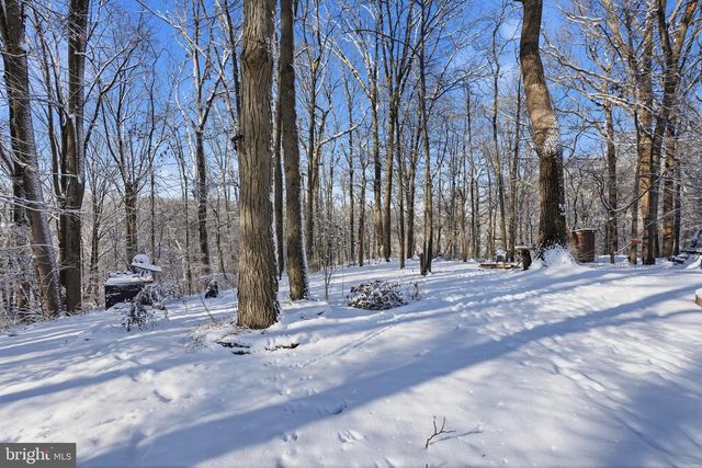 937 HIGHPOINTE CIR, Langhorne, PA 19047