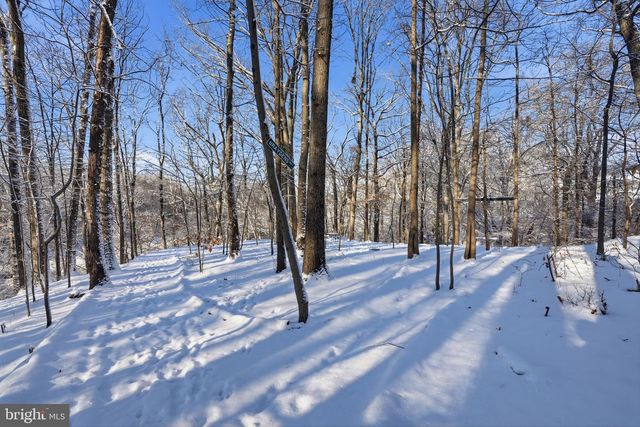 937 HIGHPOINTE CIR, Langhorne, PA 19047