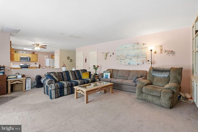 937 HIGHPOINTE CIR, Langhorne, PA 19047