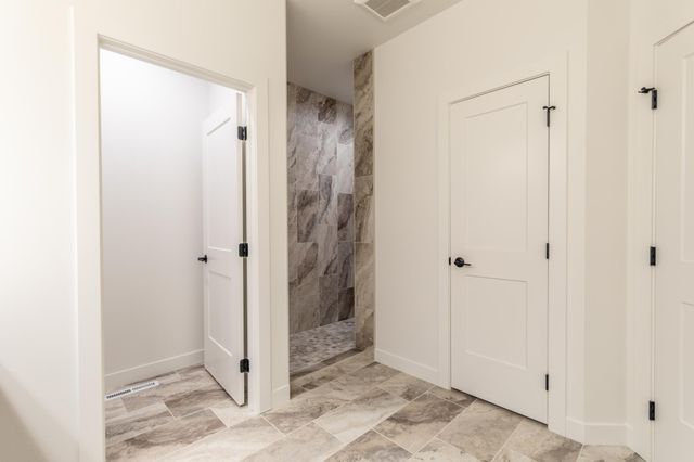 5152 Mira Way W, West Fargo, ND 58078