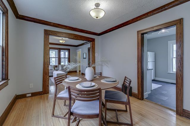 2954 Queen Avenue N, Minneapolis, MN 55411