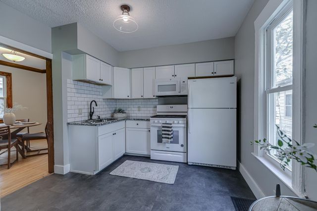 2954 Queen Avenue N, Minneapolis, MN 55411