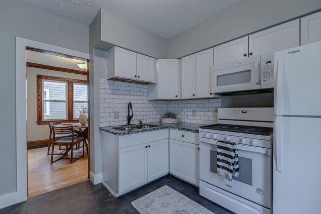 2954 Queen Avenue N, Minneapolis, MN 55411