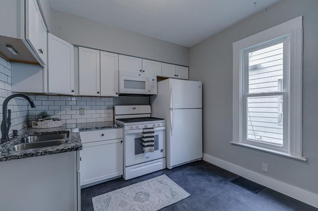 2954 Queen Avenue N, Minneapolis, MN 55411