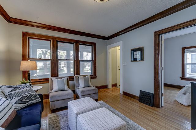 2954 Queen Avenue N, Minneapolis, MN 55411