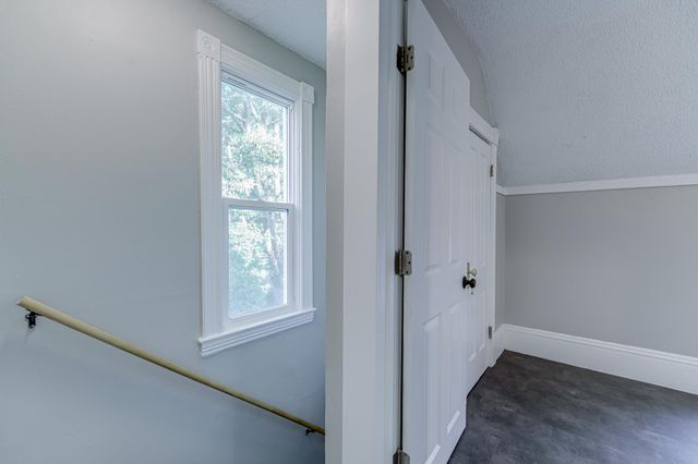2954 Queen Avenue N, Minneapolis, MN 55411