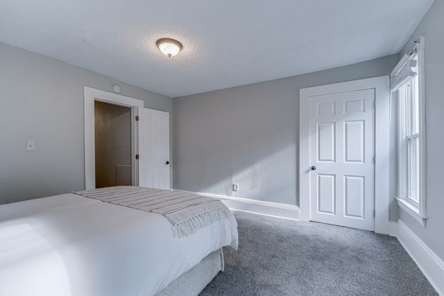 2954 Queen Avenue N, Minneapolis, MN 55411