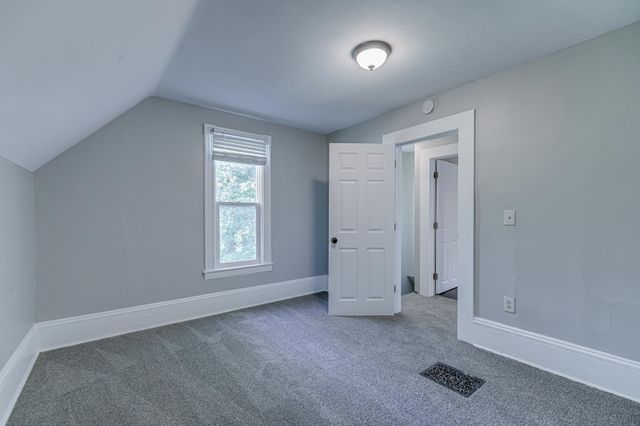 2954 Queen Avenue N, Minneapolis, MN 55411