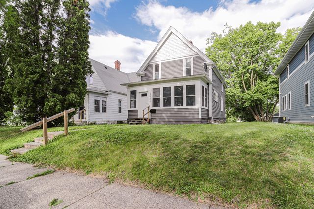 2954 Queen Avenue N, Minneapolis, MN 55411