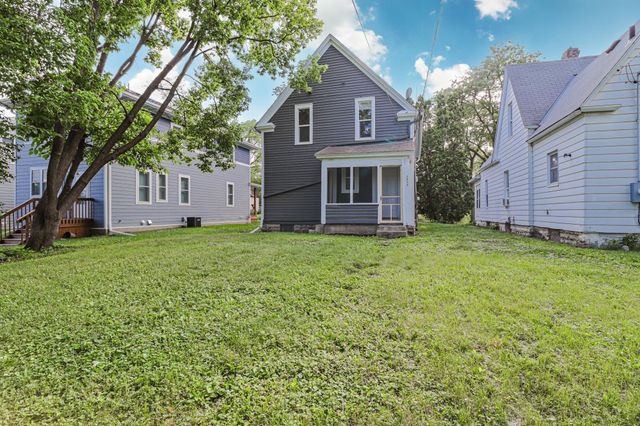2954 Queen Avenue N, Minneapolis, MN 55411