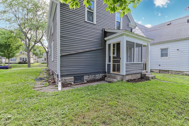 2954 Queen Avenue N, Minneapolis, MN 55411