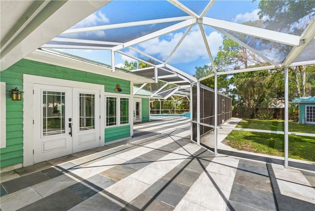 480 38th Court, Vero Beach, FL 32968