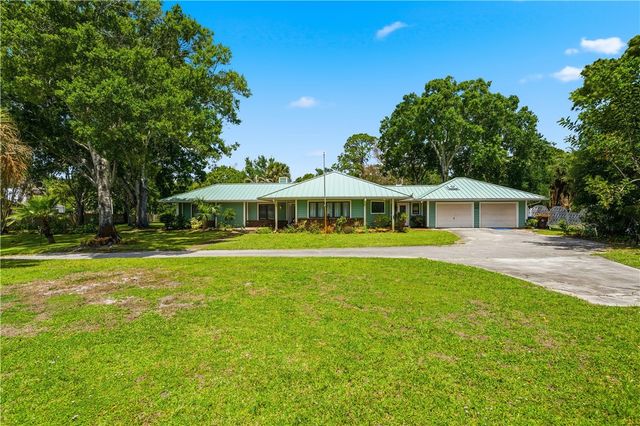 480 38th Court, Vero Beach, FL 32968