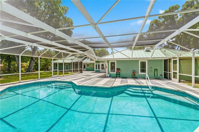 480 38th Court, Vero Beach, FL 32968