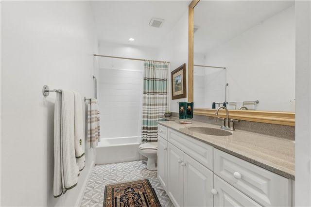480 38th Court, Vero Beach, FL 32968