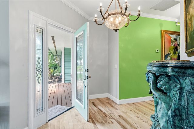 480 38th Court, Vero Beach, FL 32968