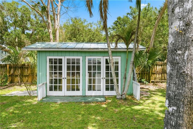 480 38th Court, Vero Beach, FL 32968