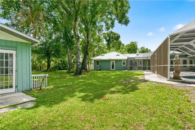 480 38th Court, Vero Beach, FL 32968