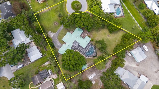 480 38th Court, Vero Beach, FL 32968