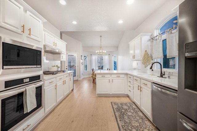 3036 N Clover Avenue, Fresno, CA 93727