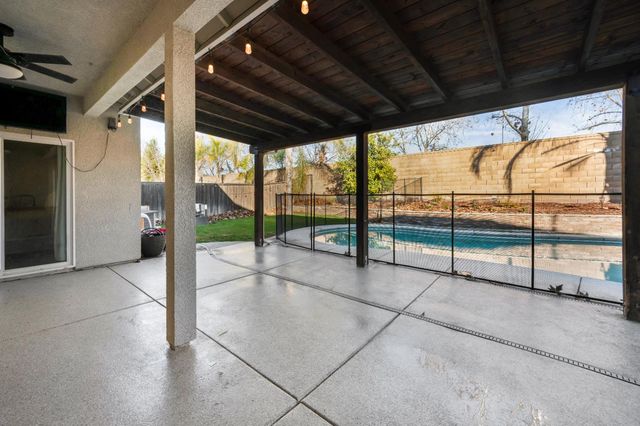 3036 N Clover Avenue, Fresno, CA 93727