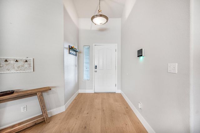 3036 N Clover Avenue, Fresno, CA 93727