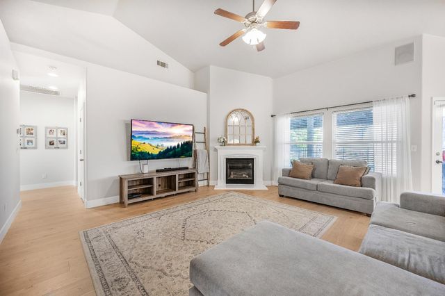 3036 N Clover Avenue, Fresno, CA 93727