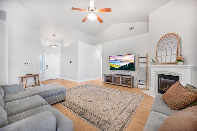 3036 N Clover Avenue, Fresno, CA 93727