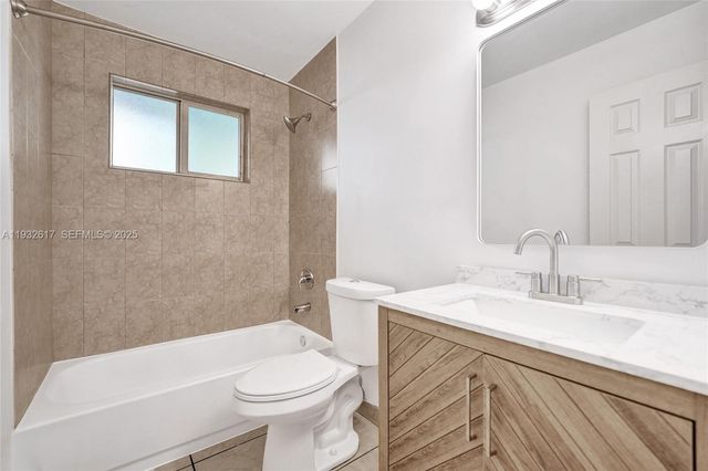 30 SW 8th St 1, Hallandale Beach, FL 33009